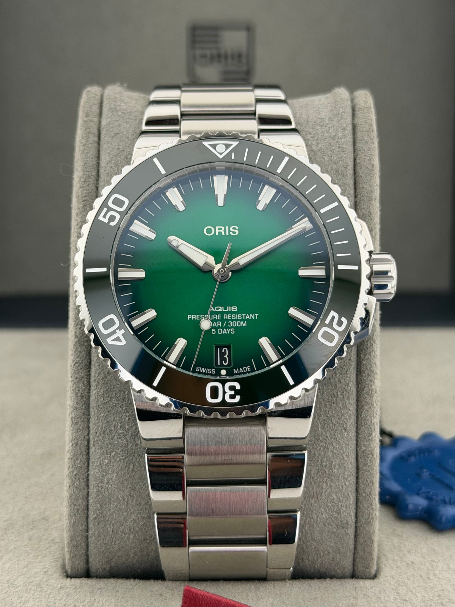 Aquis Date Calibre 400