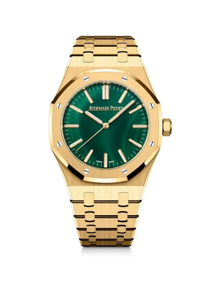 Sarı altın kasalı, yeşil kadranlı Audemars Piguet Royal Oak